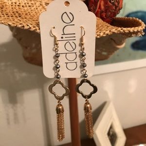 Cute tassel earrings.